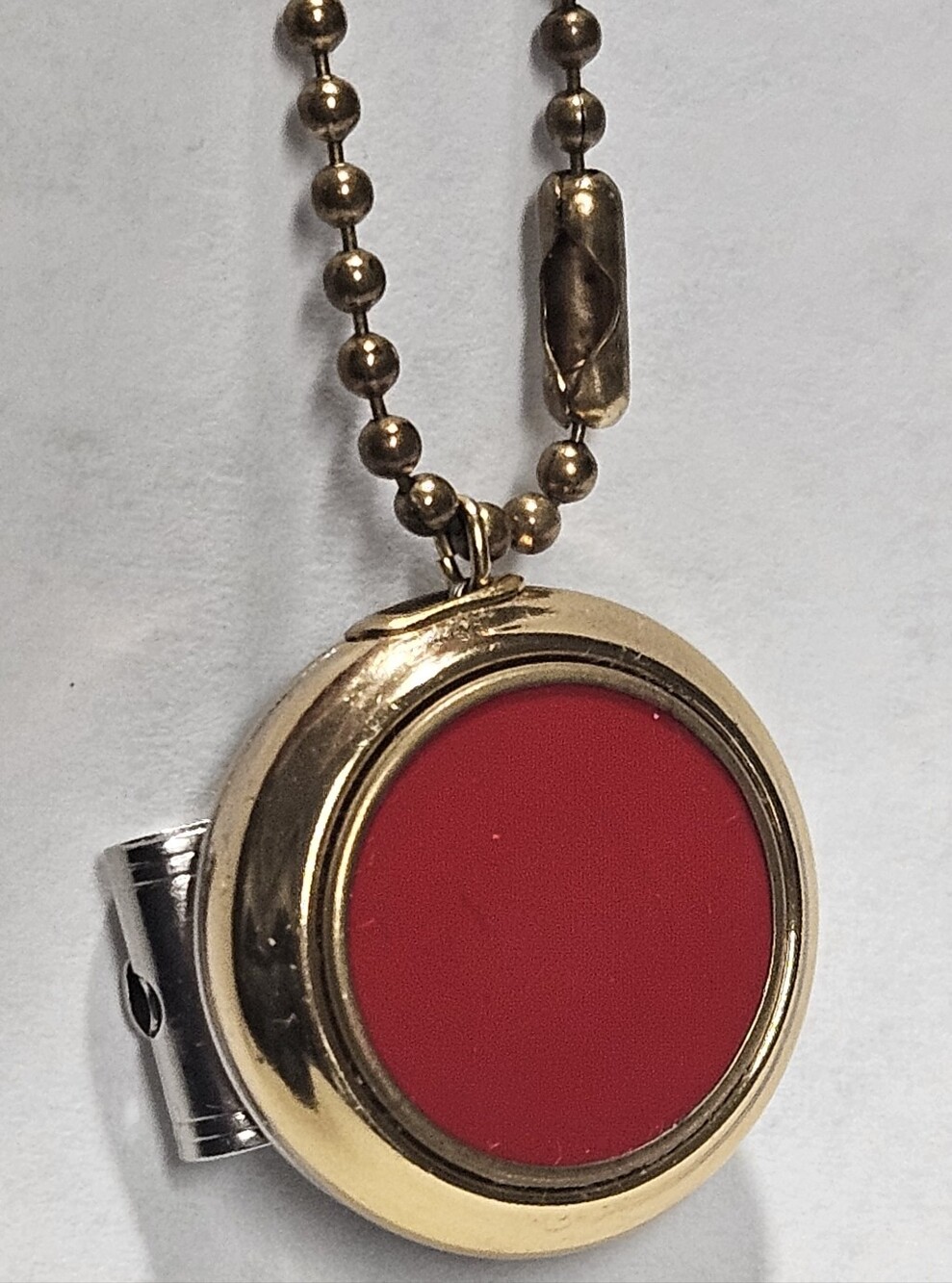 Vintage Retractable Ketchcam Gold Tone Red Keychain Key Card ID Badge Holder